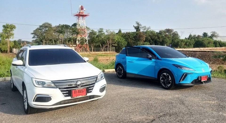 ให้บริการท่านด้วยรถยนต์รุ่นใหม่สะอาดปลอดภัย